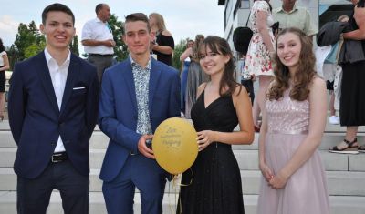 Die vier Besten mit der Traumnote 1,0: von links David Schmidt-Weigand, Jakov Kellermann, Hanna Hieronymus und Alita Strubel. © Kerstin Diehl